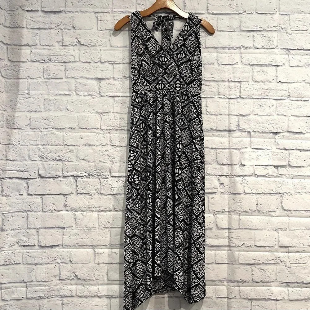 French Laundry Black &‎ White Halter Dress Stretch